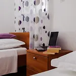 Sunny Vacay Apartment