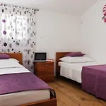 Sunny Vacay Apartment Kastela