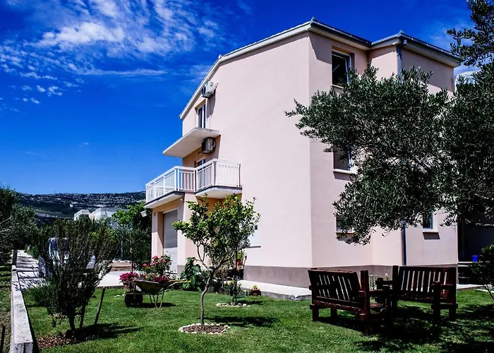Sunny Vacay Daire Kastela