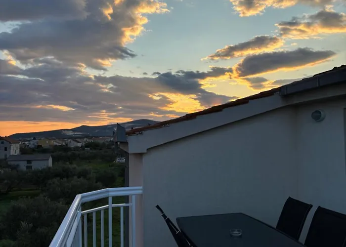 Sunny Vacay Daire Kastela